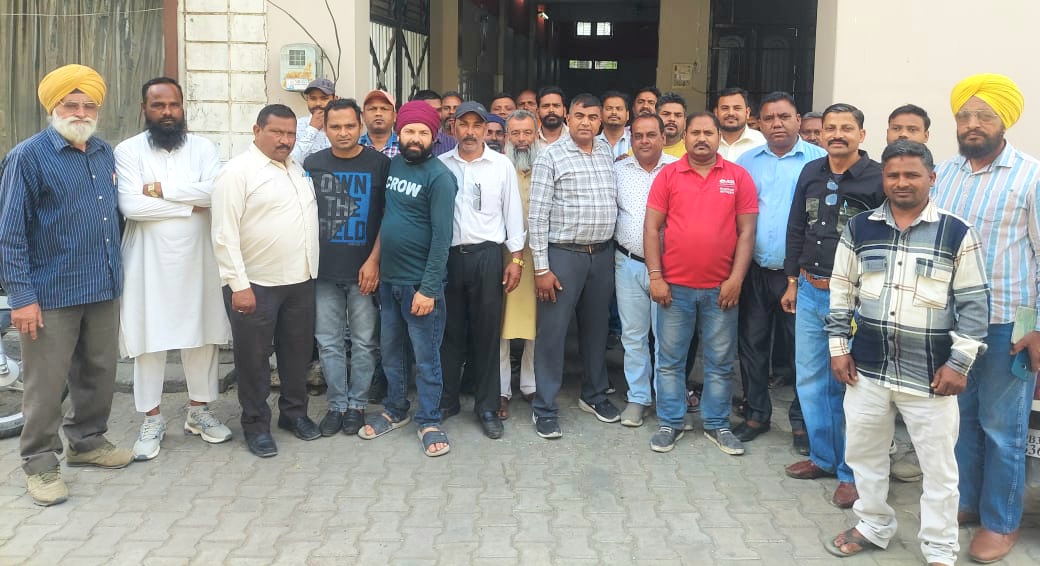 Shiv Nandan became the President of Nirman Mistri Mazdoor Union - Om Prakash took over as Secretary.